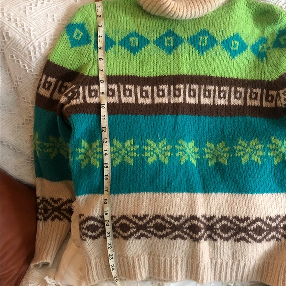 Old Navy Green and Cream Knit Sweater - Picture 4 of 6